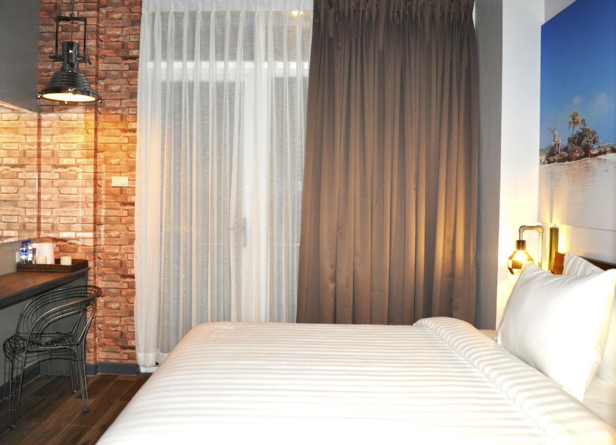 Hotel Gq Plaza Kalibo Exterior foto